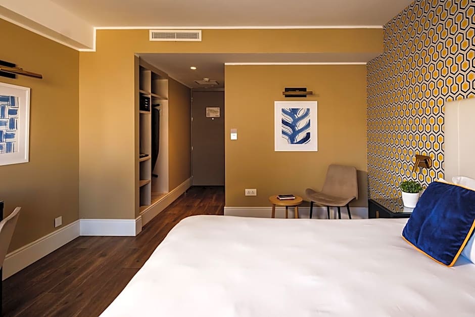 115 The Strand Hotel by NEU Collective