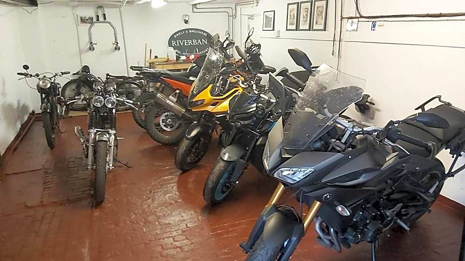 Riverbank Bed and Breakfast