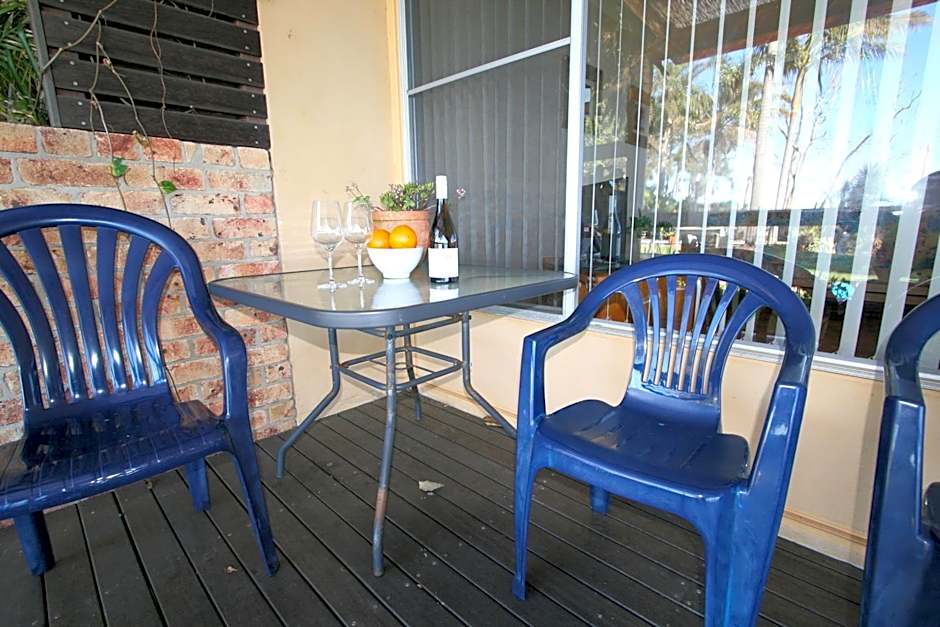 Lake Edge Apartments