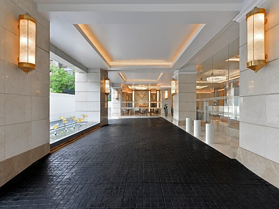 Centre Point Sukhumvit Soi 10