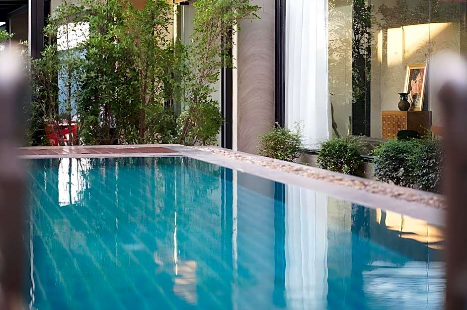 S 2 Modern Boutique Hotel