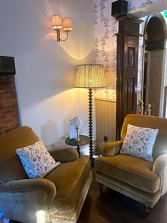 Ravenwood Hall Hotel