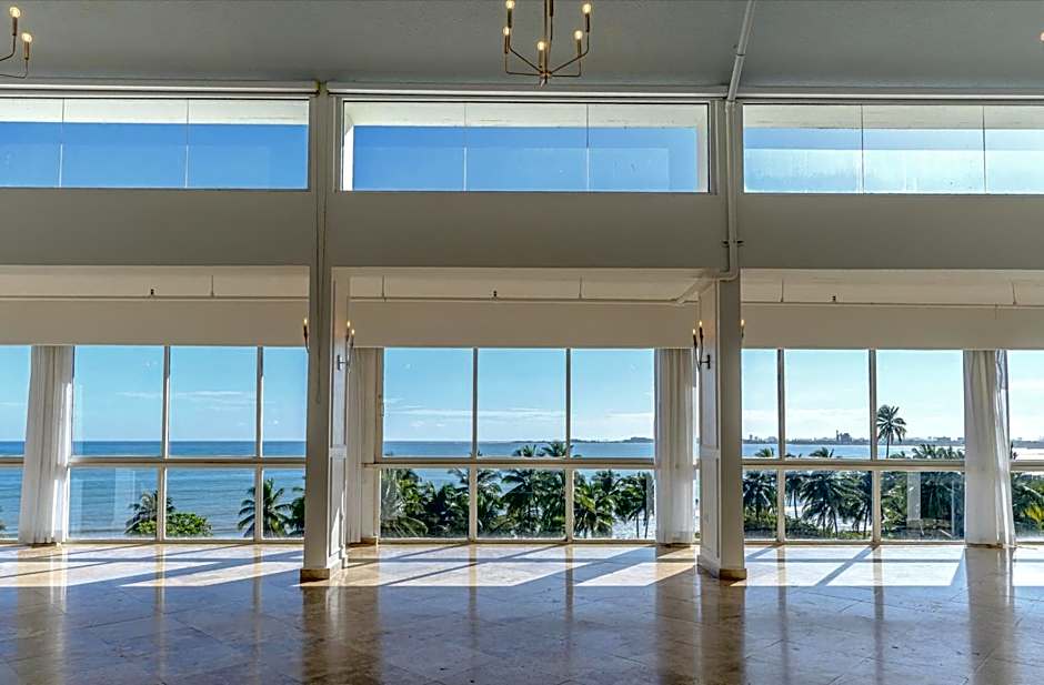 Comfort Inn & Suites Levittown