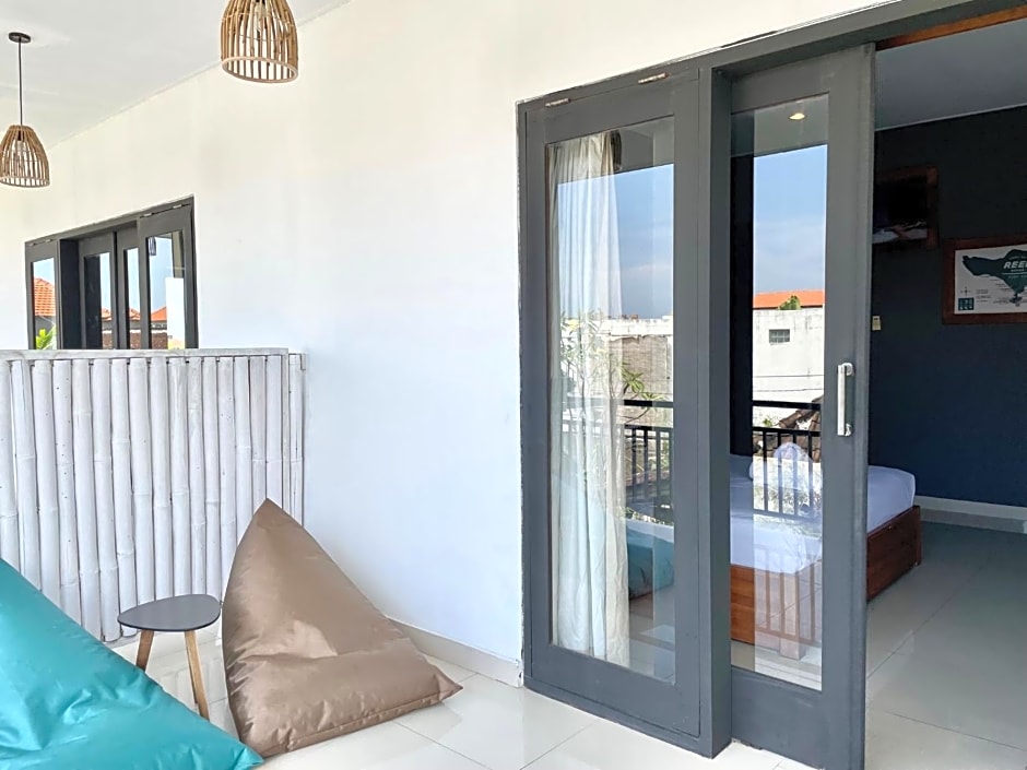 SURFERS HOUSE Batu Bolong - Adults only