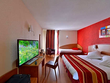 1 Double Bed - Superior Room