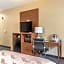 Quality Inn & Suites Hendersonville - Flat Rock