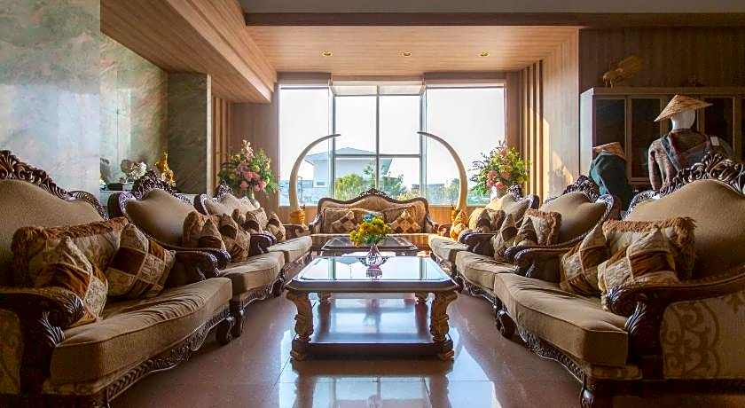 Thongtarin Hotel (SHA Plus)