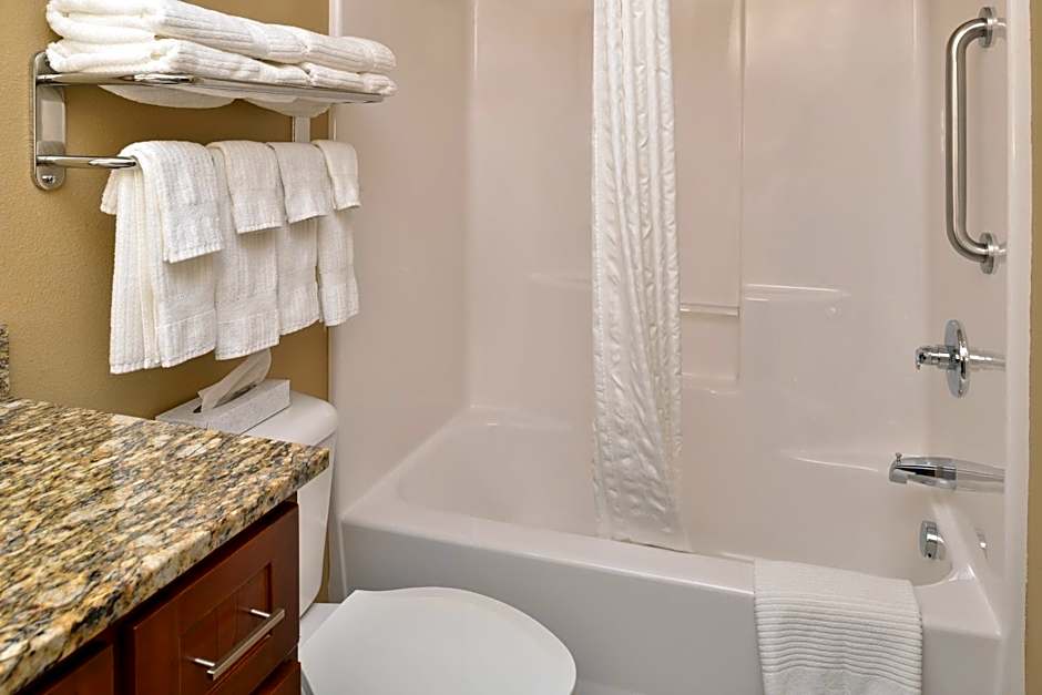 Candlewood Suites Williston By IHG