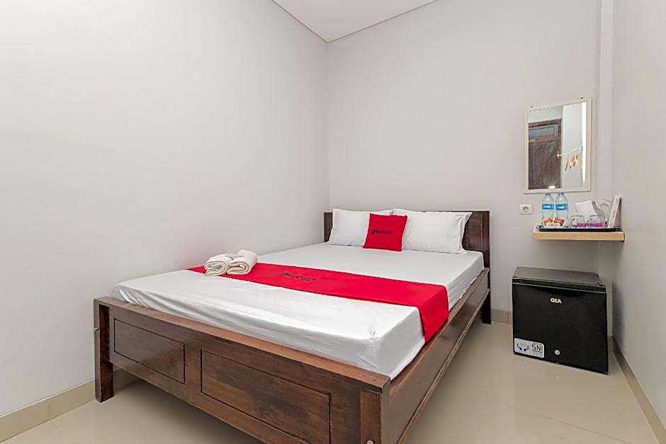 RedDoorz @ Gedangan Sidoarjo