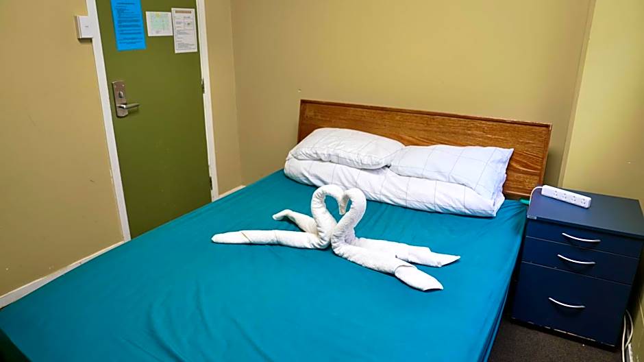 Silverfern Backpackers