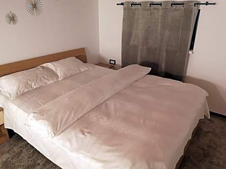 King Studio with Sofa Bed