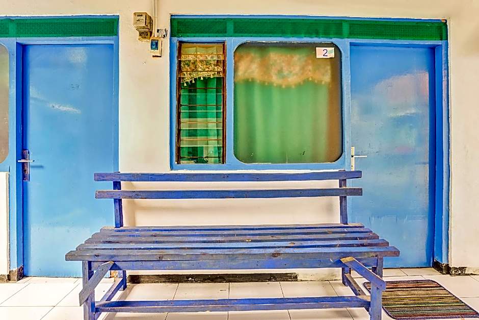 OYO Life 90523 Homestay Jenggolo