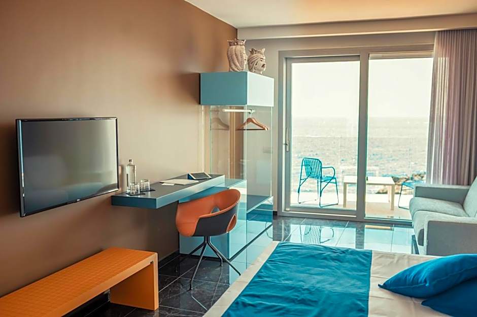 Nautilus Hotel