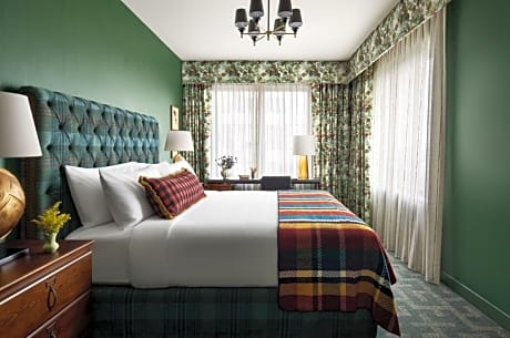 Graduate King Suite