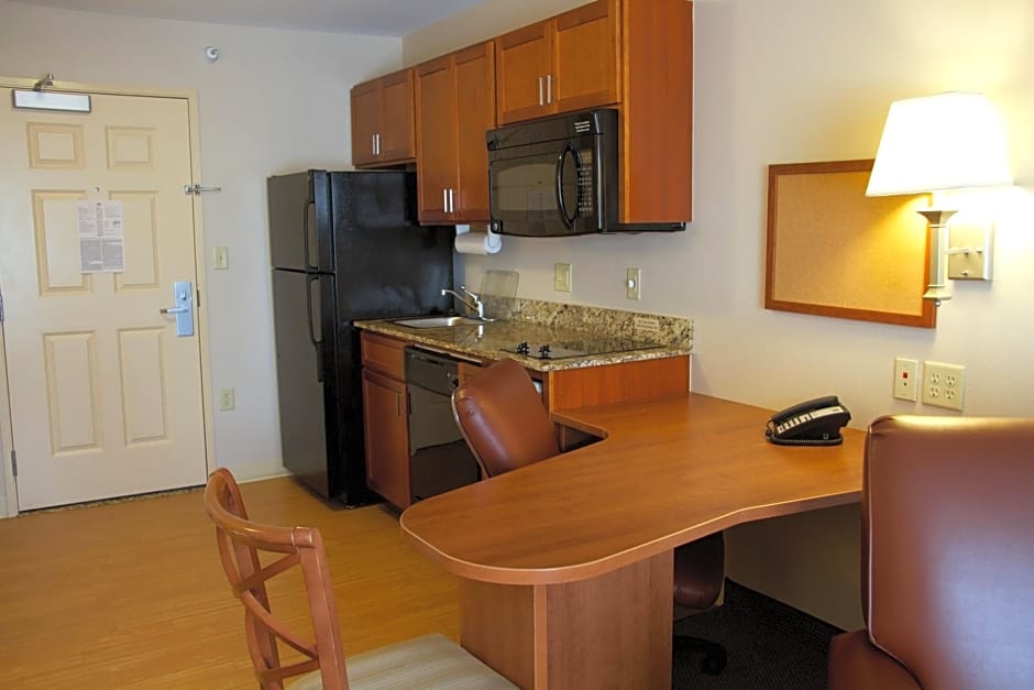 Candlewood Suites Champaign-Urbana University Area, an IHG Hotel