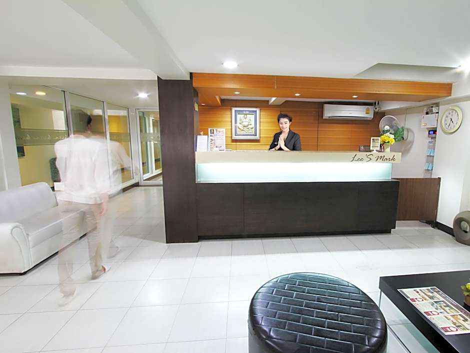 Lee's Mark Residence