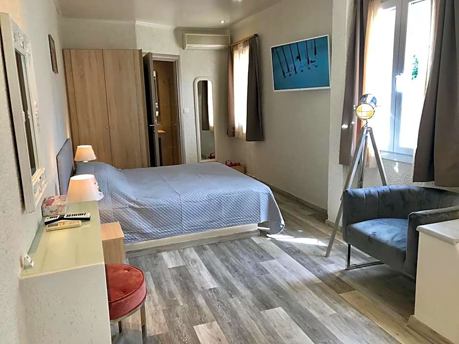 Photo 1 of 9 of Deluxe Family Suite