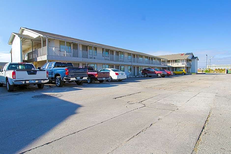 Studio Inn Extended Stay Oklahoma City Airport by OYO