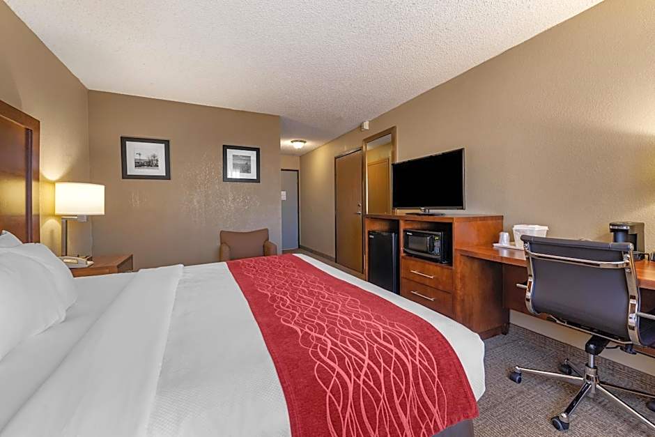 Comfort Inn & Suites Hays I-70
