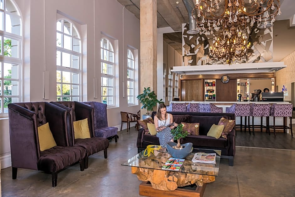 Waterfront Hotel by MISTY BLUE HOTELS