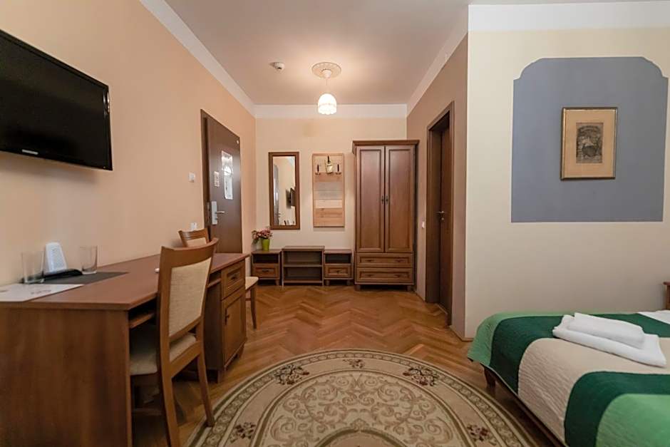 Vila Fortuna - Art O'Clock