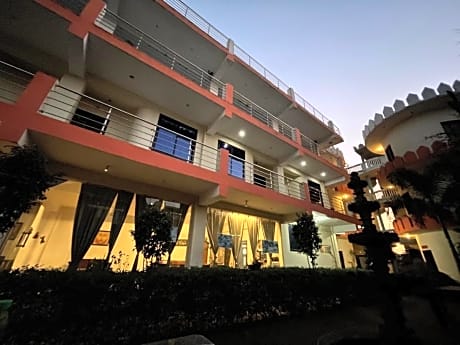 Hotel Roopam Palace