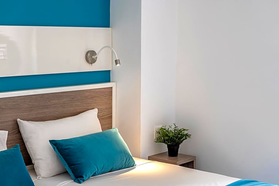 Lantiana Gardens ApartHotel