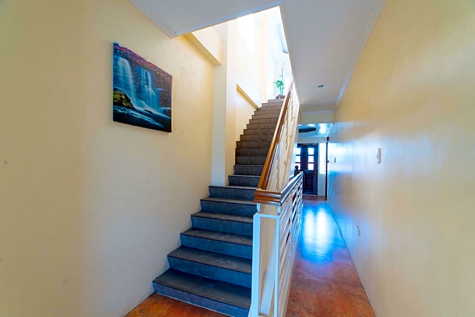 RedDoorz @ Old Buswang Road