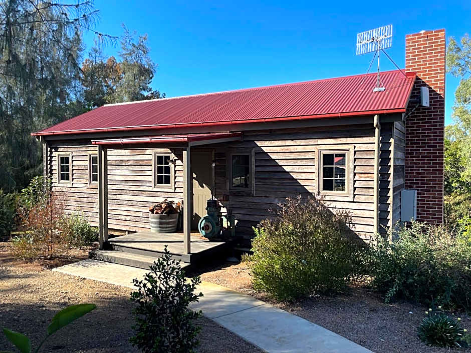 Dusty Hill Vineyard - Moffatdale