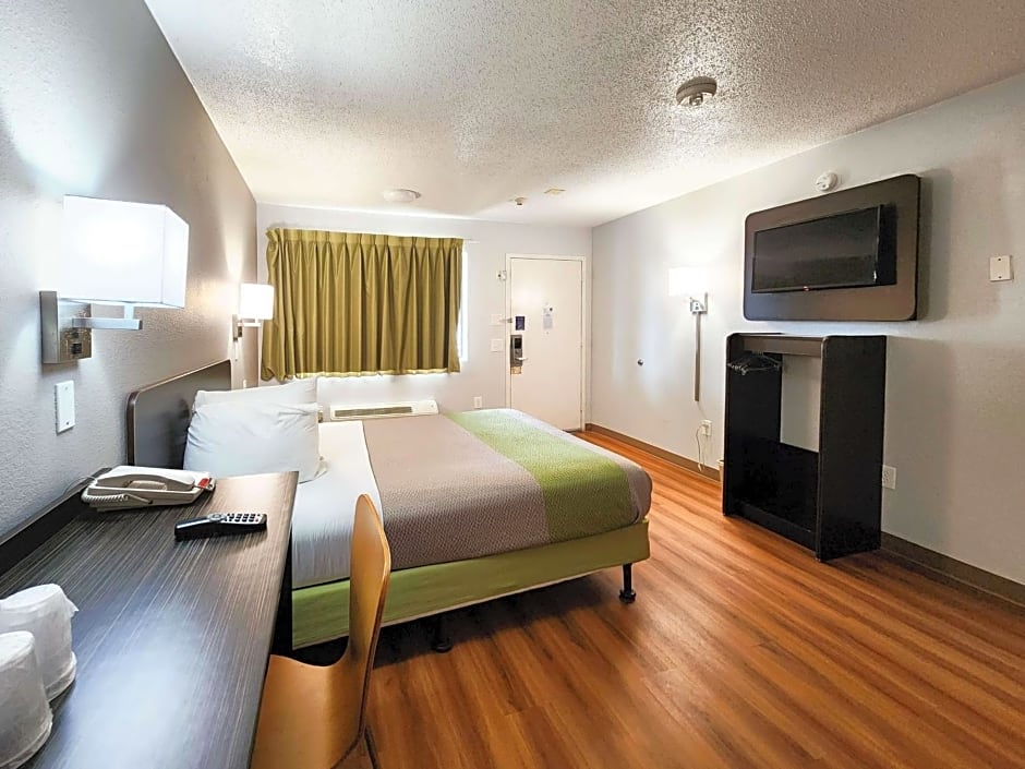 Motel 6-Baytown, TX - Baytown East