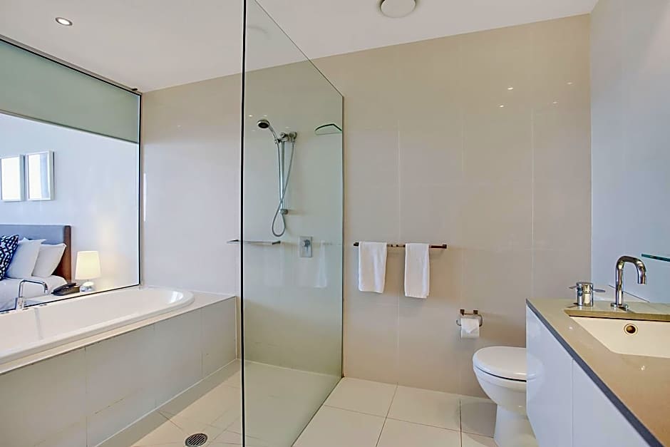 Mantra Circle on Cavill Surfers Paradise