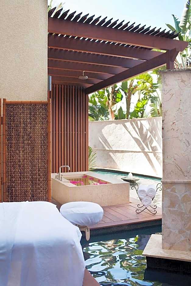 Grace Bay Club