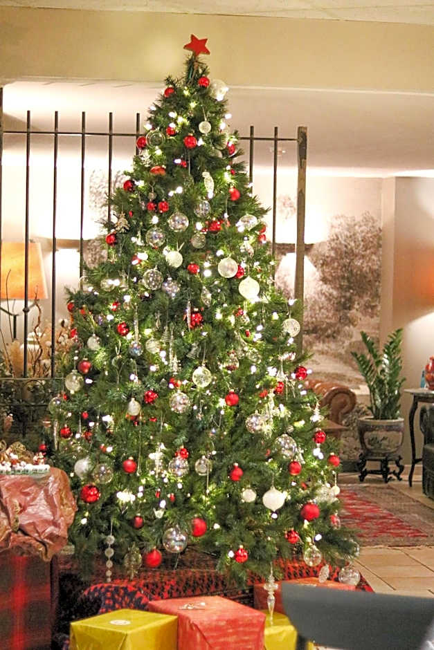 Logis Hôtel La Bastide De Grignan & Restaurant La Chênaie