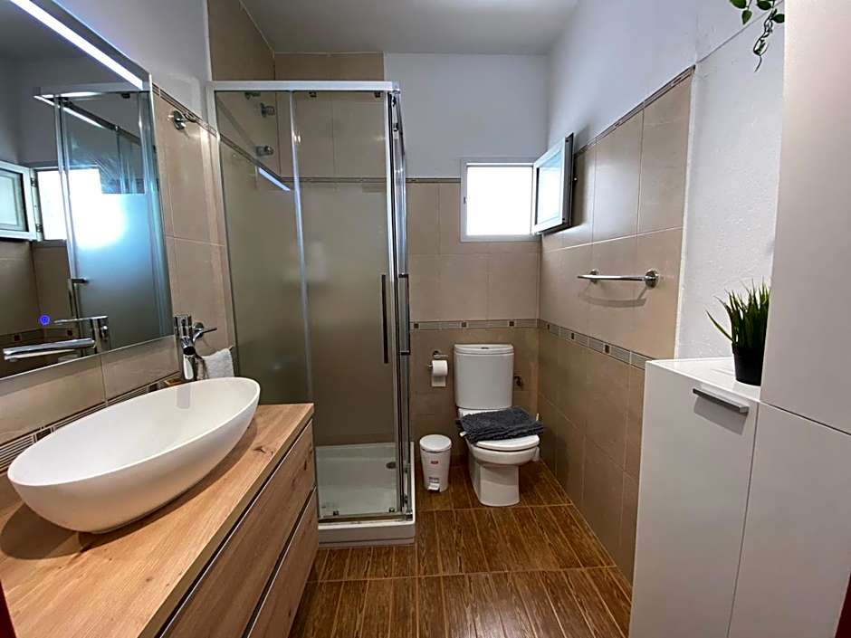 B&B and Apartments El Charco Azul