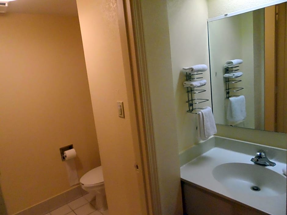 Americas Best Value Inn Evansville East