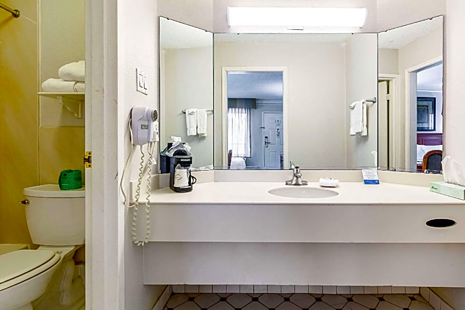 Rodeway Inn Huntsville West