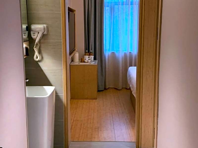 JI Hotel Shanghai Xuhui Yueyang Road