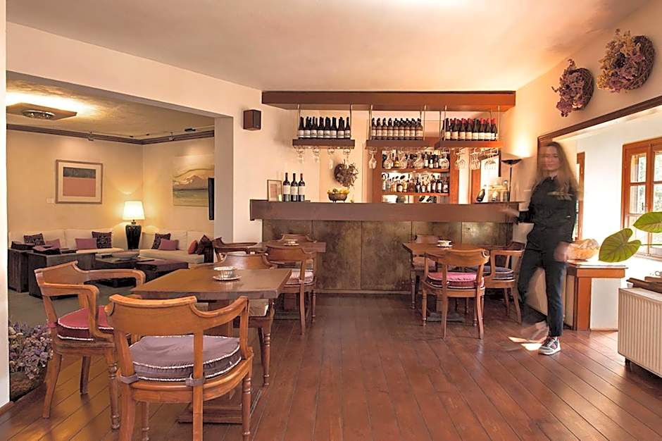 Katogi Averoff Hotel & Winery