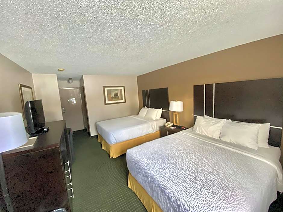 Ramada by Wyndham Whitecourt
