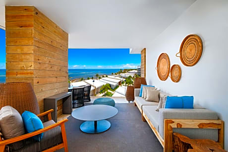 Oceanview Vista 1 Bedroom Suite, 1 King, Balcony
