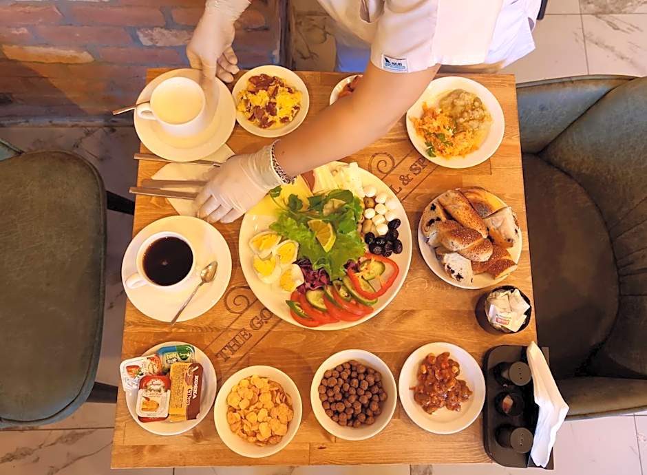 The Golden Pera's Hotel & Spa