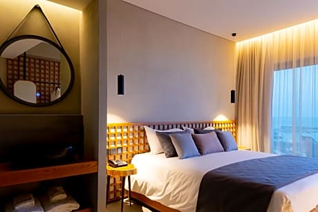 Superior Panoramic Side Sea View