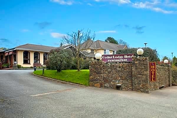 Cedar Lodge Hotel & Restaurant