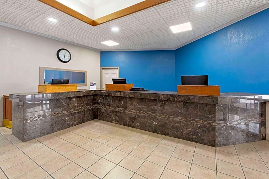 Baymont Inn and Suites by Wyndham Farmington, MO