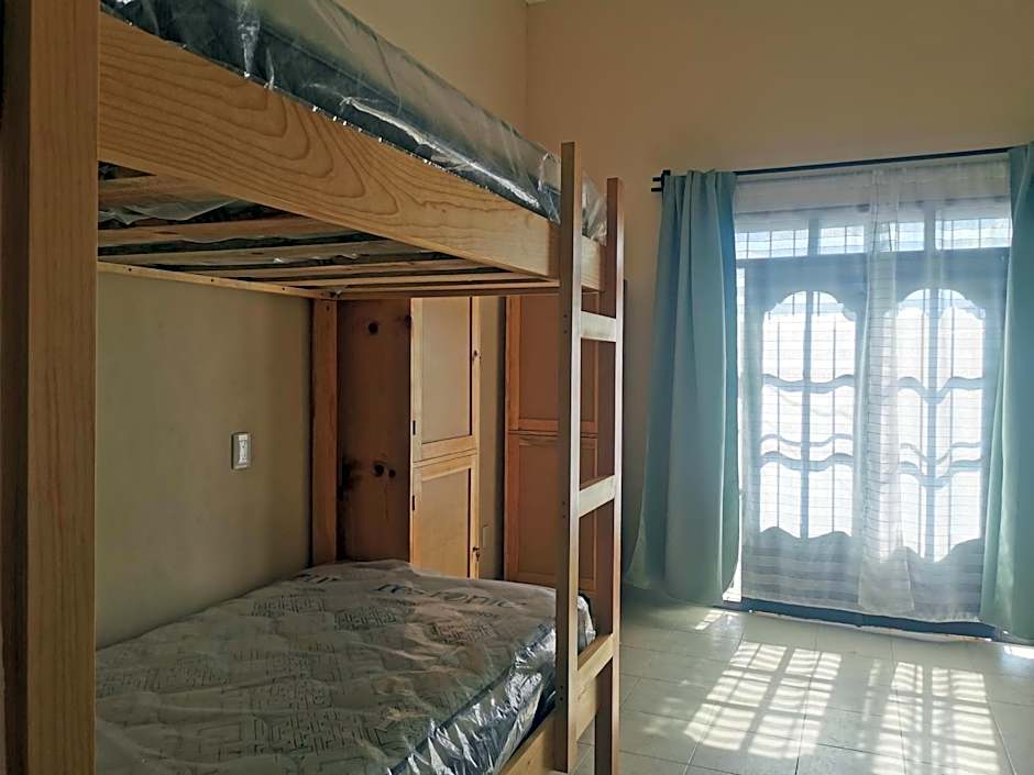 Nido Colibrí - Private Rooms and hostel Dorms in Remate de Paseo Montejo