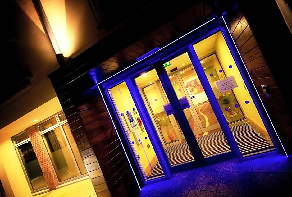 Belmore Court & Motel