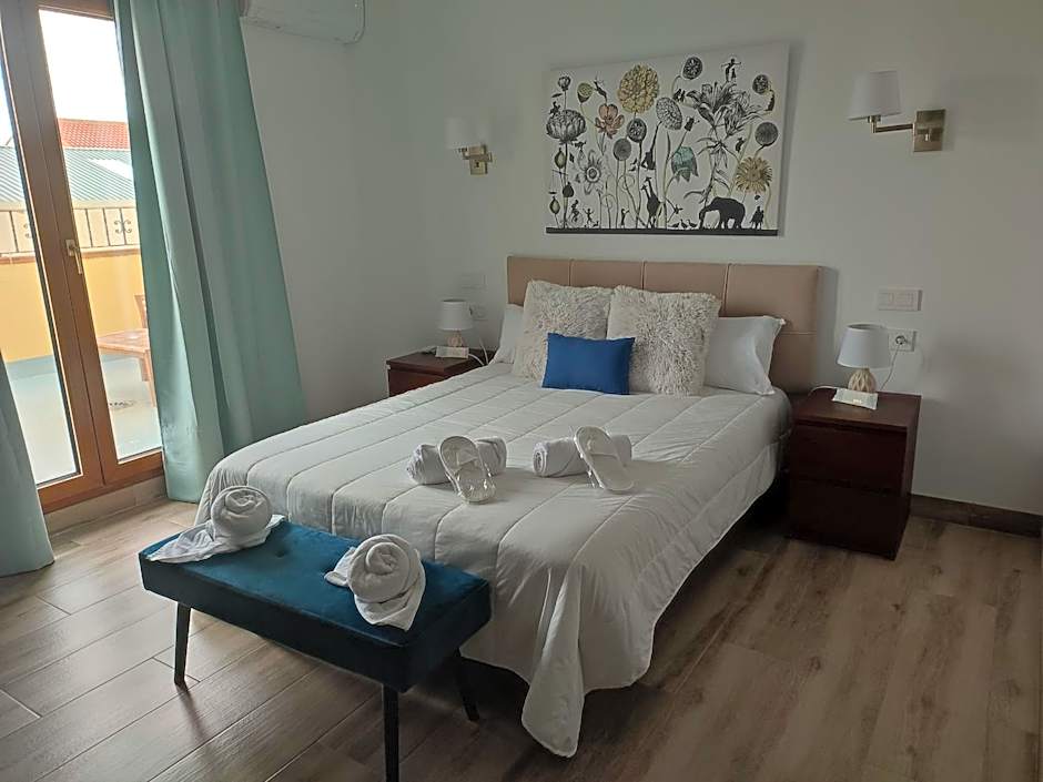 HOTEL LOS CAÑAS