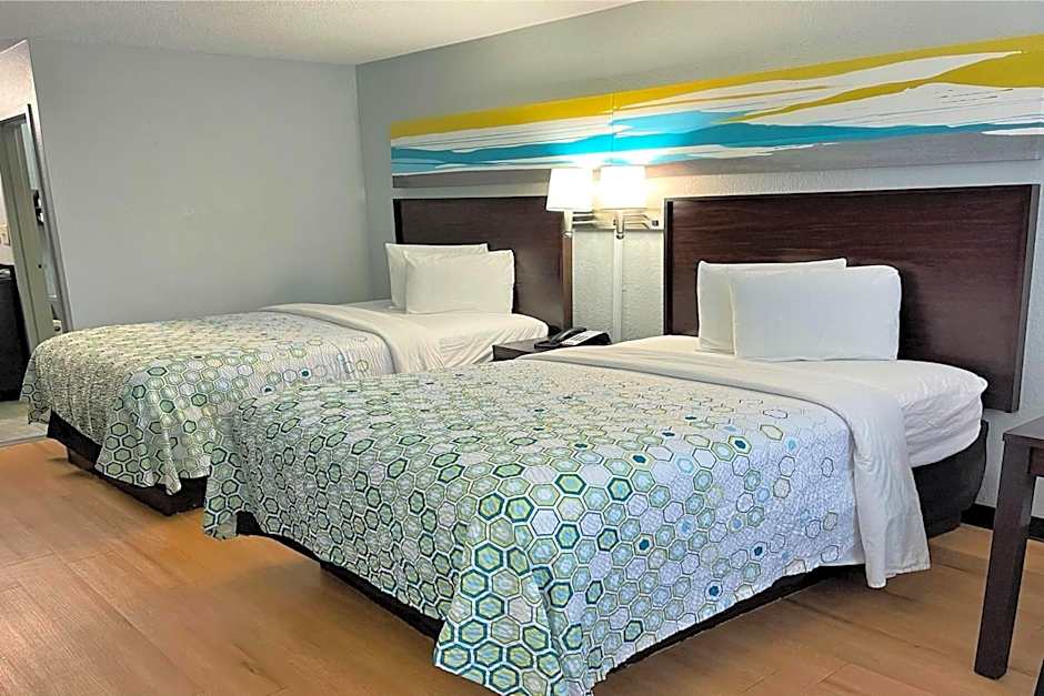 Hometowne Studios By Red Roof Augusta