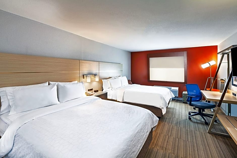 Holiday Inn Express Hotel and Suites Jenks