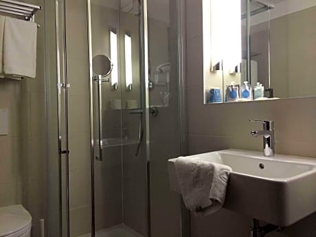 2 Single Beds - Superior Room